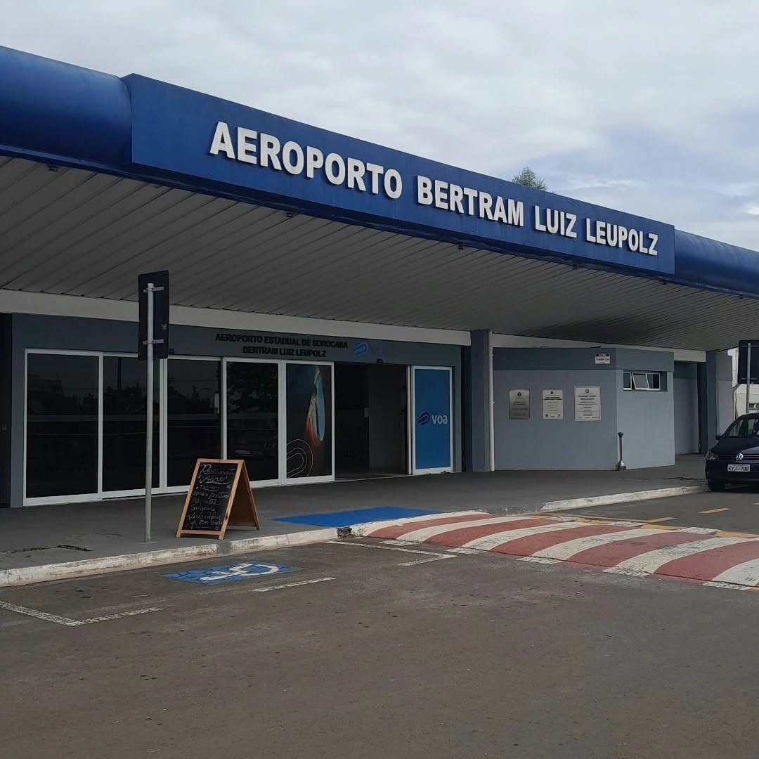 Terminal aeroportuário — local de deslocamento